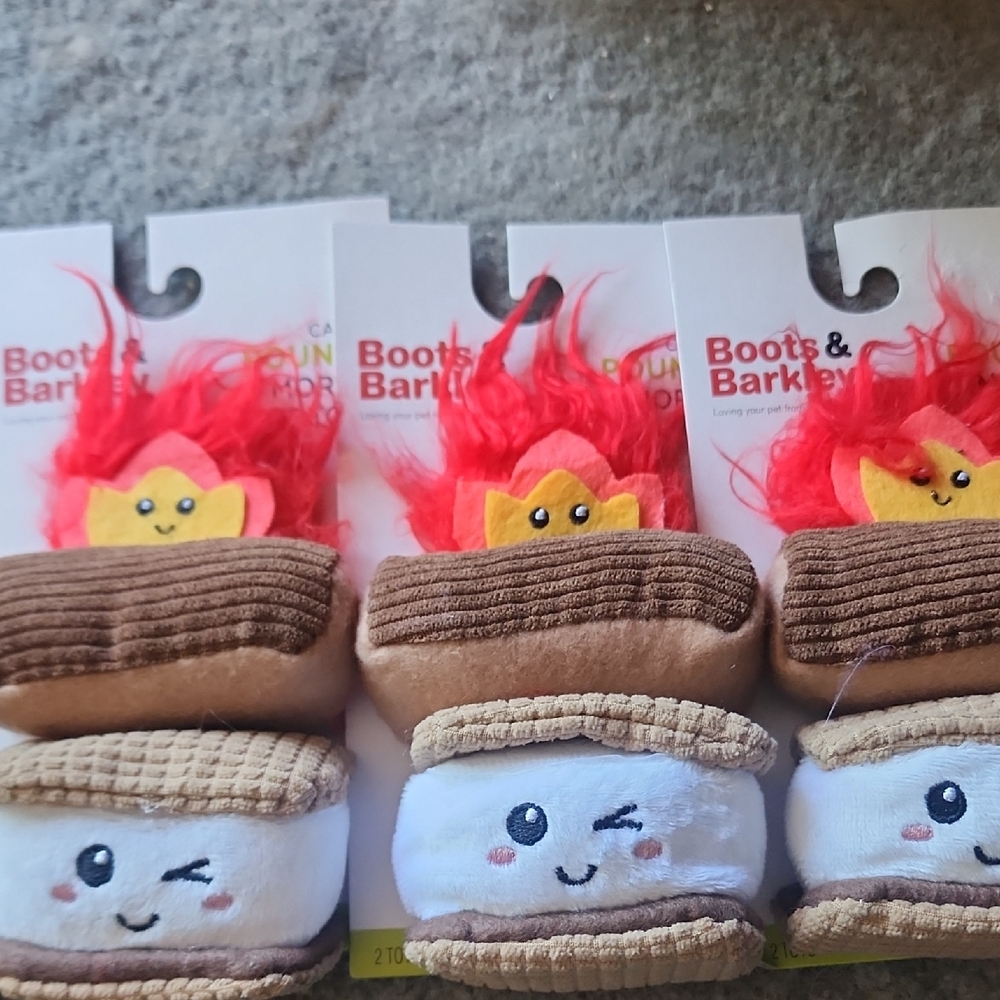 3 pcs Boots & Barkley Catnip Pounce S'more Toy
Set with Red and Brown Accents
